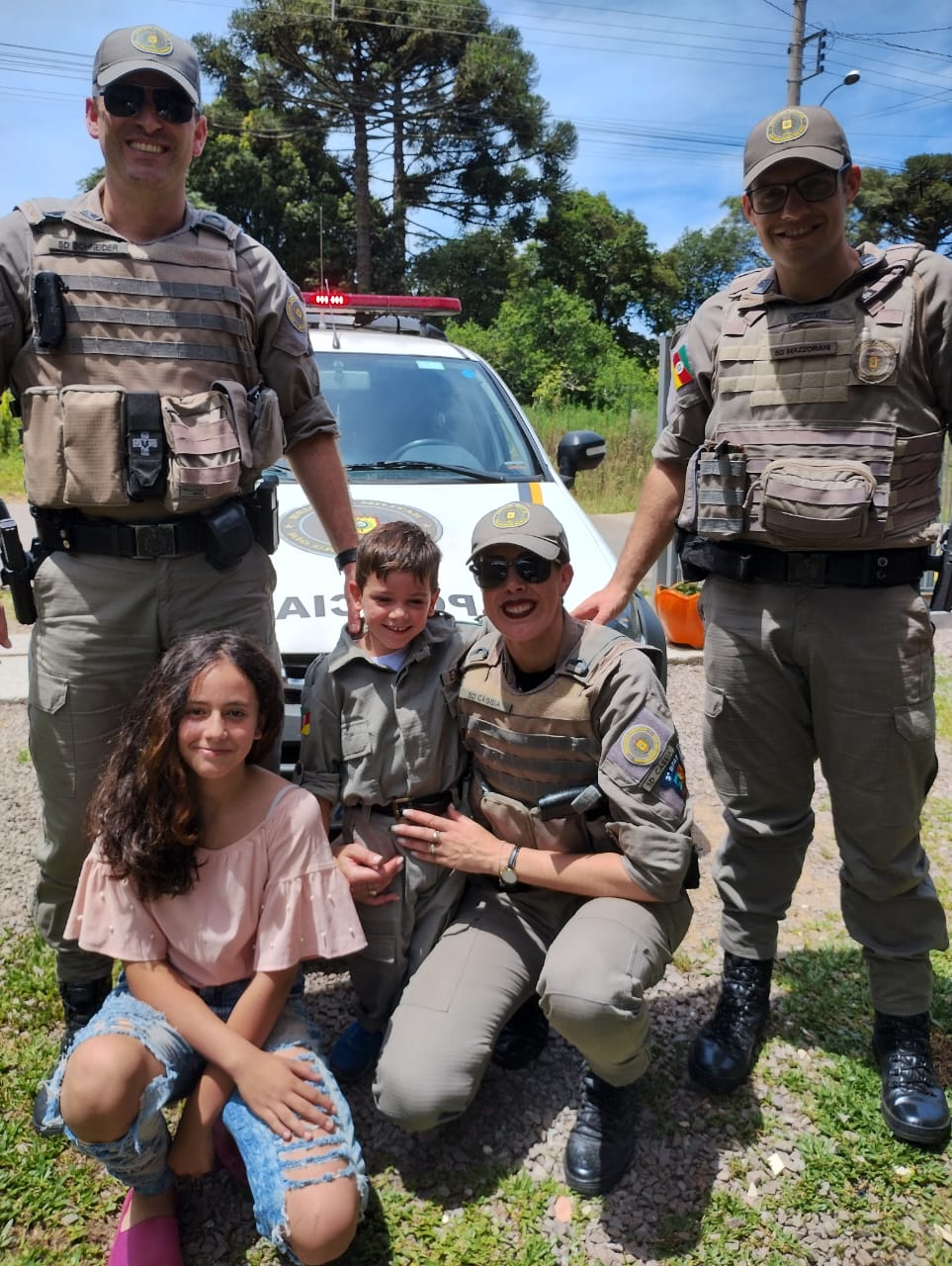 BRIGADA MILITAR ADOTA CARTINHA DE NATAL