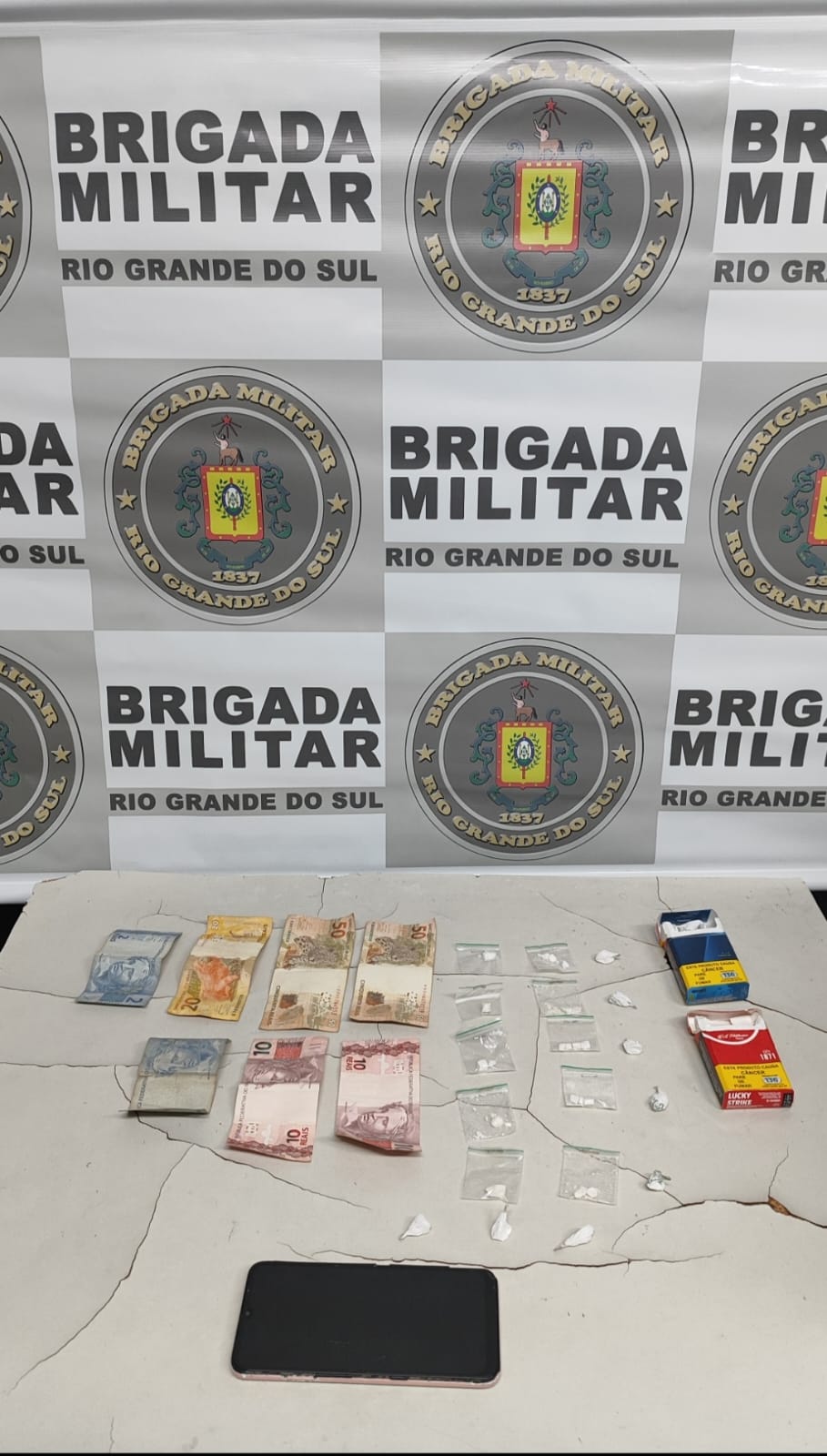 3º BPAT – BRIGADA MILITAR PRENDE HOMEM POR TRÁFICO DE DROGAS EM GARIBALDI