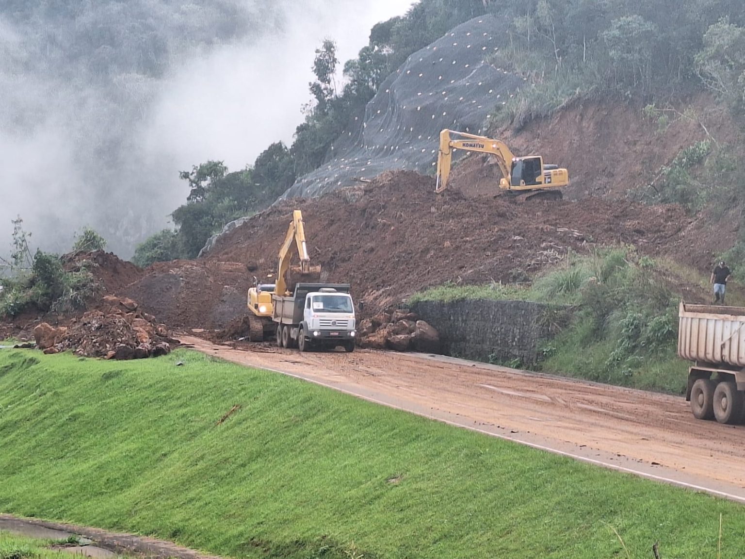 Confira o mapa das estradas bloqueadas na Serra e na região neste domingo